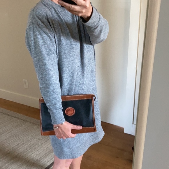 Dooney & Burke clutch and cross body bag - Picture 3 of 12